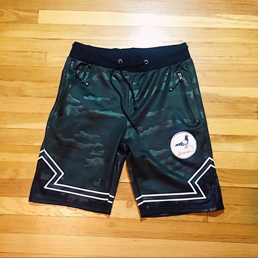 “NYC Bread” shorts